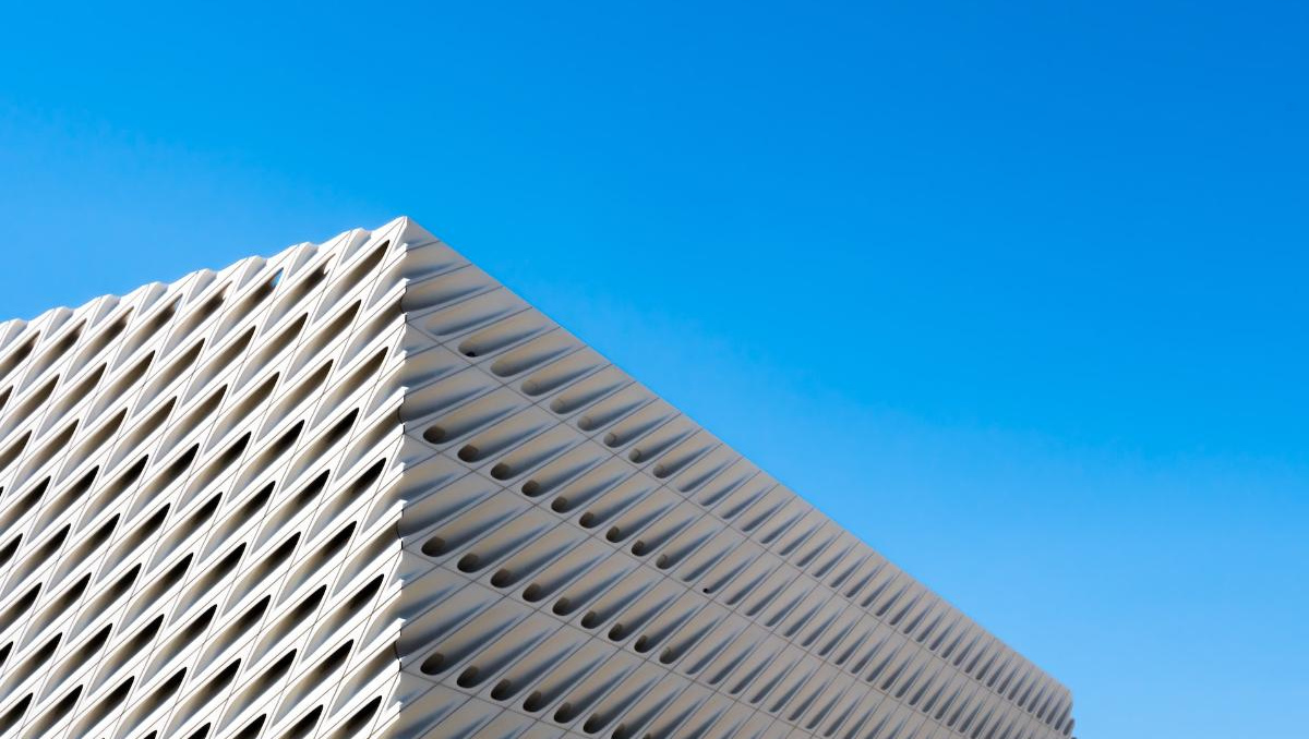 فارس الجنوب: هل يسيطر على النموذج بينما تتمسك قشة الأمل بالأسود؟