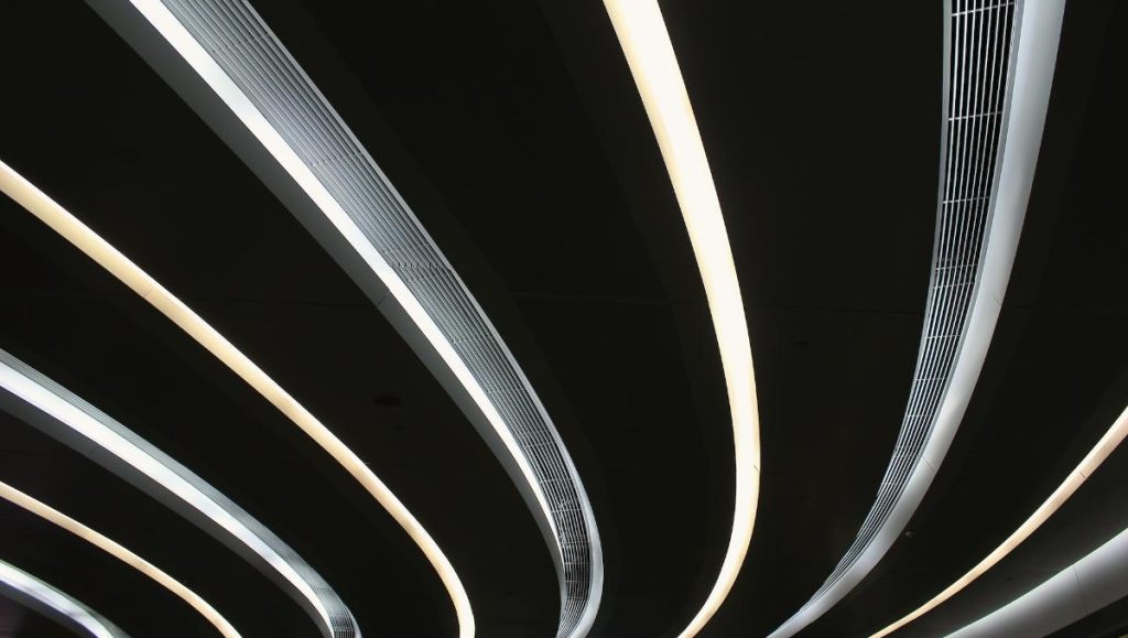 الأمير أندرو، بيل جيتس، وكلينتون: تفاصيل فضيحة إبستين تكشف أسرارًا مذهلة!