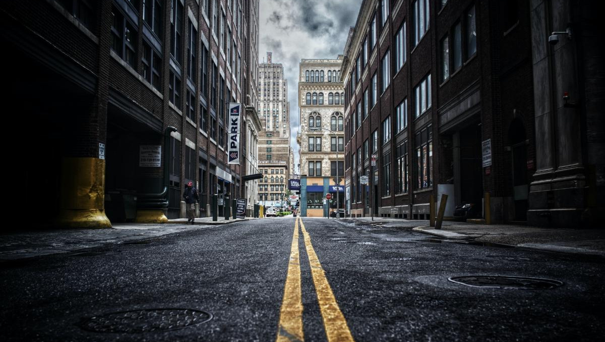 حرائق مدمرة تلتهم بلدة تاريخية في كاليفورنيا: ماذا يحدث؟